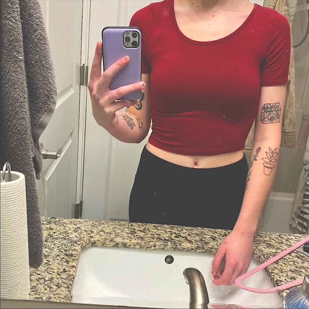 Cropped Red Fitted Tee